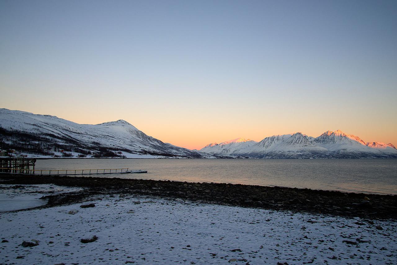 Arctic Panorama Lodge Uloybukta Екстер'єр фото