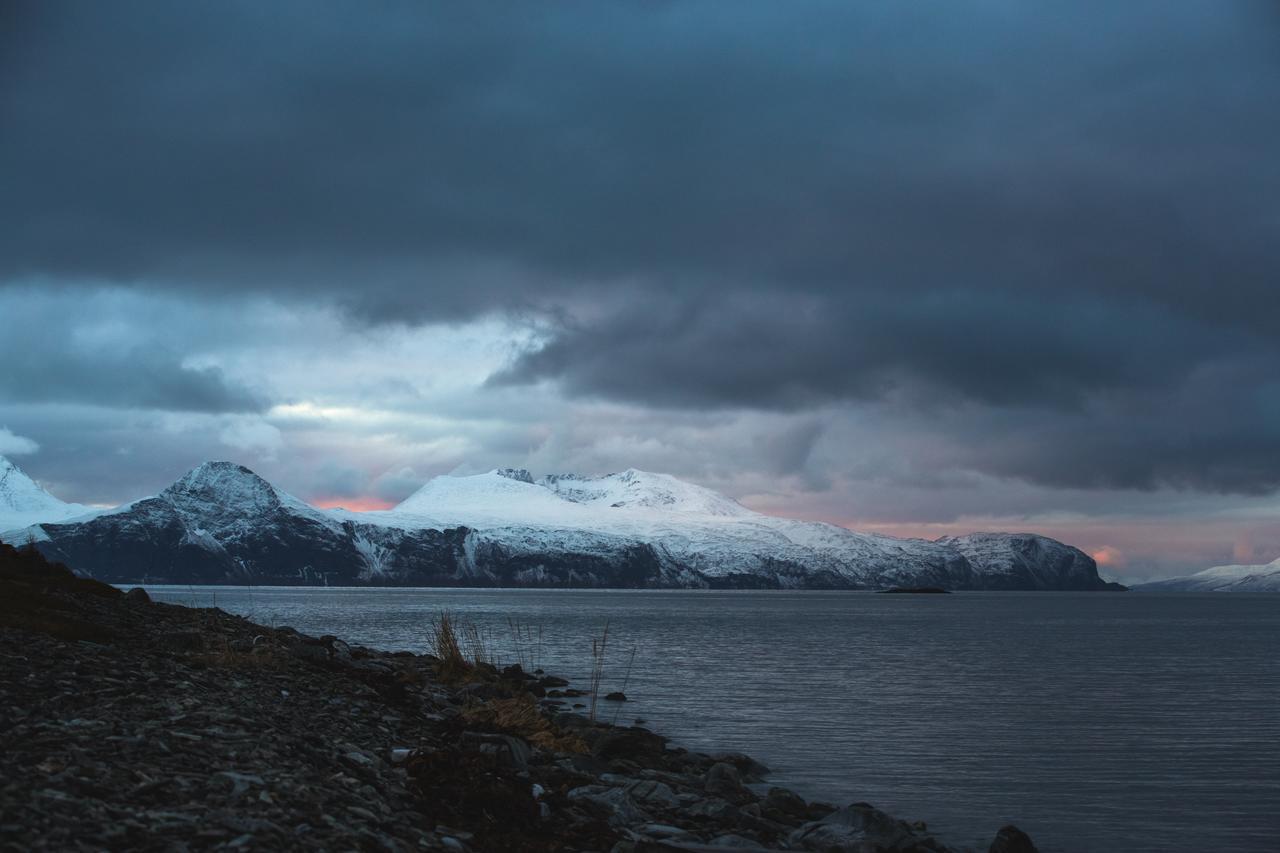 Arctic Panorama Lodge Uloybukta Екстер'єр фото